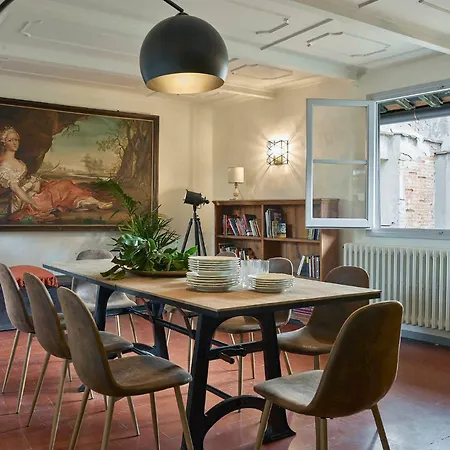 Great Location Just Infront Of Pitti Palace